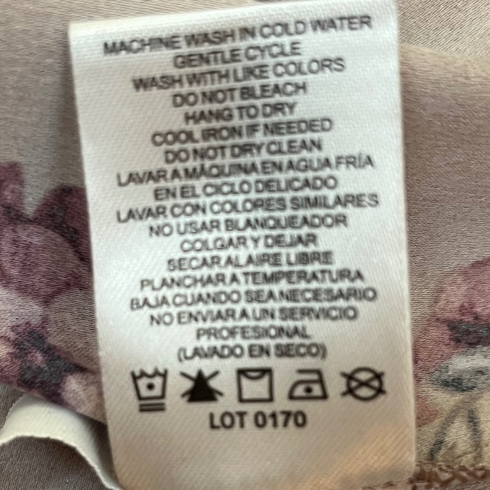 Hilary Radley V Neck Long Sleeve Mauve Floral Blouse; Size S; EUC - Picture 7 of 7